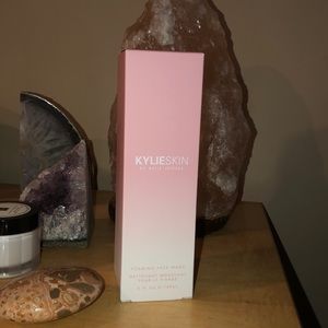 Kylie Skin Foaming Face wash